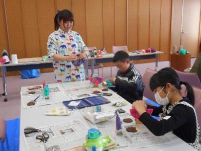 親子で楽しく飾り雛を作りました