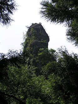 （写真）日向神の恵比須岩