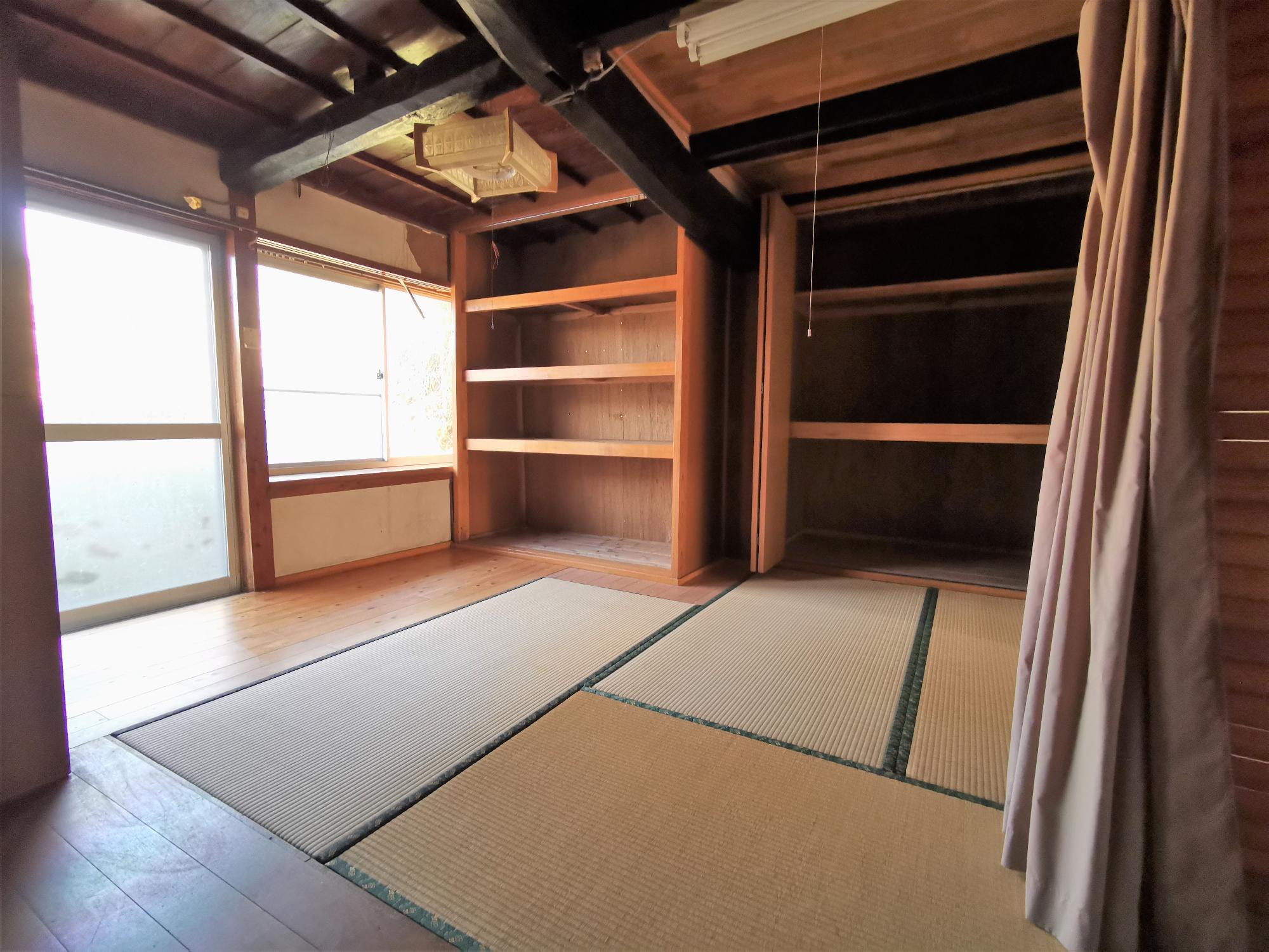 和室と板間8帖