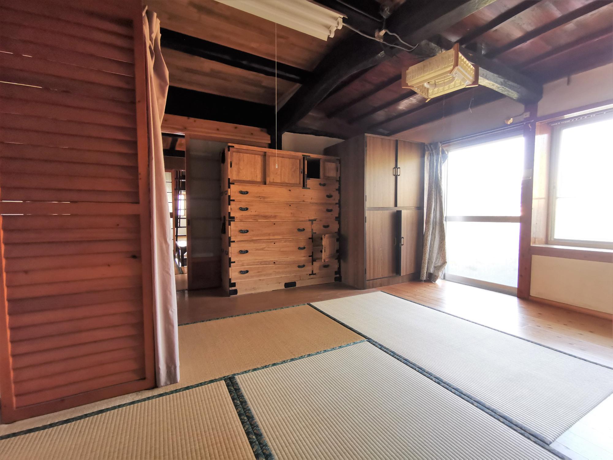 和室と板間8帖