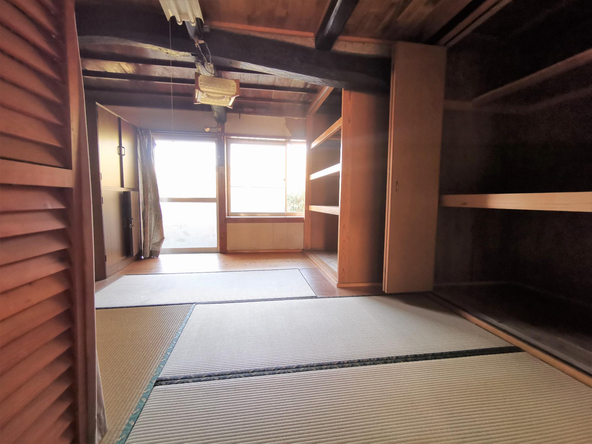 和室と板間8帖