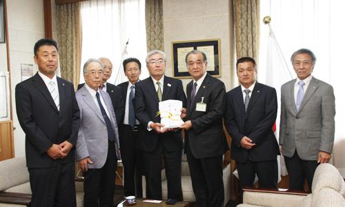 （写真）ライオンズクラブ国際協会337−A地区様から義援金をいただきました