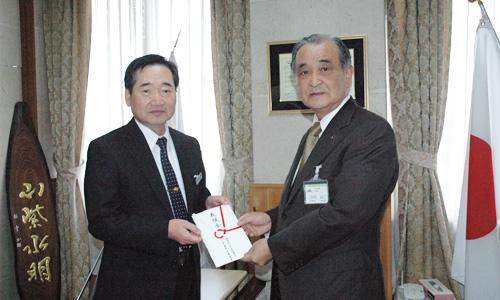 （写真）福岡県土木技術職員同窓会「八工会」様から義援金をいただきました