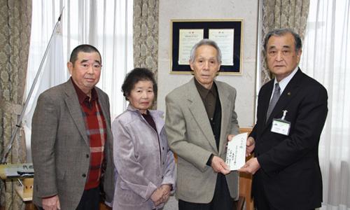 （写真）浄土真宗本願寺派八女組様から義援金をいただきました