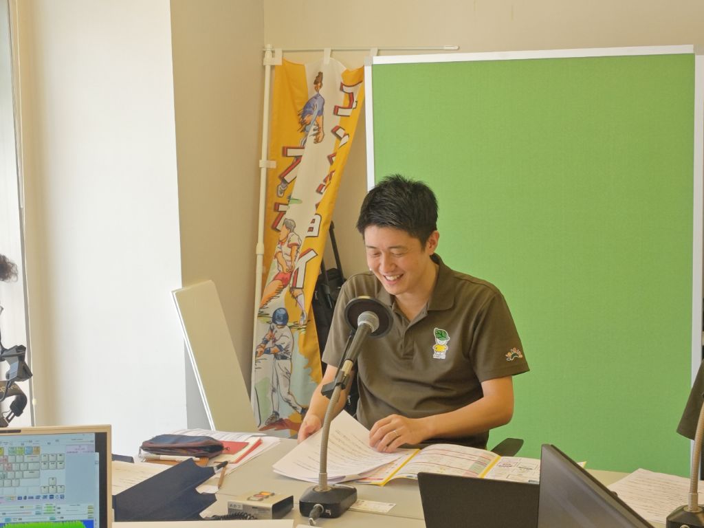 FM八女に出演する市長