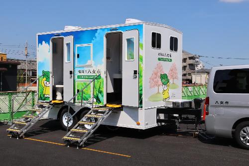 トイレトレーラー