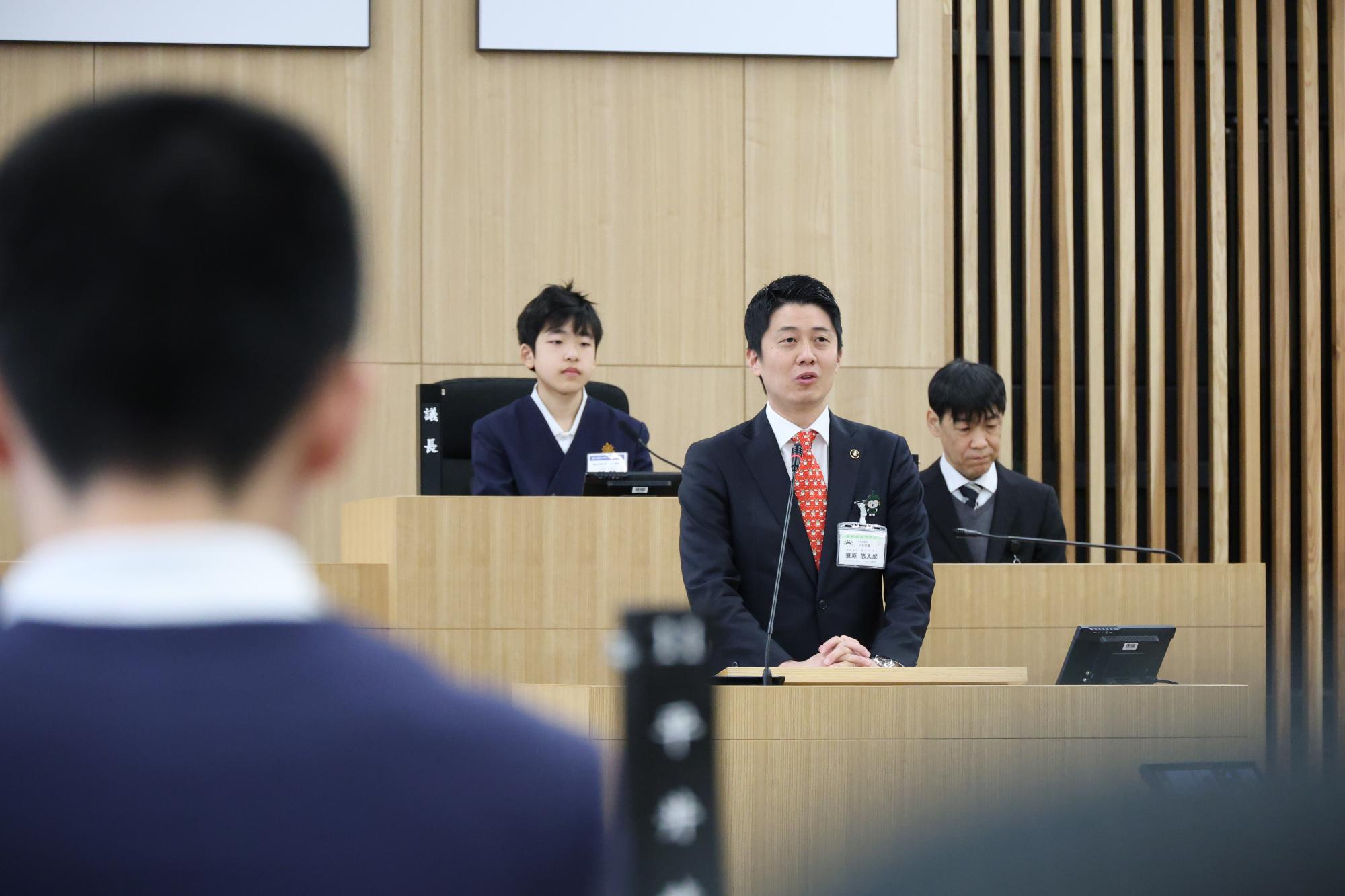 第16回八女市こども議会の様子