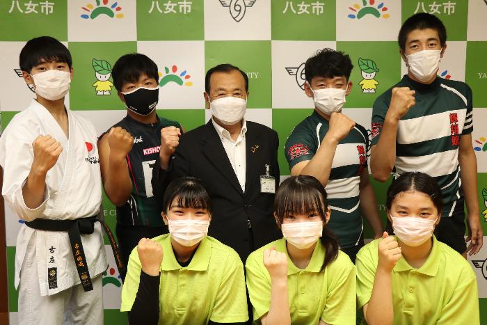 輝翔館中等教育学校の選手の皆さん