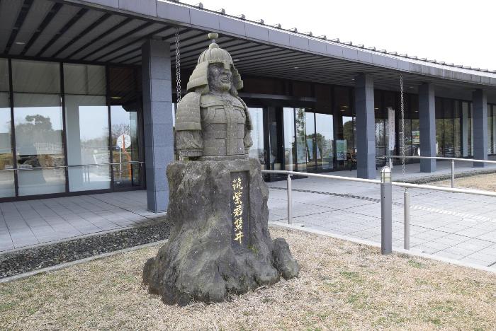 岩戸山歴史文化交流館正面入り口写真
