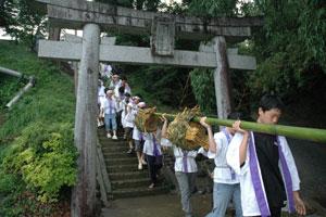 （写真）岩崎の子供川祭り