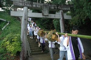 （写真）岩崎の子供川祭り