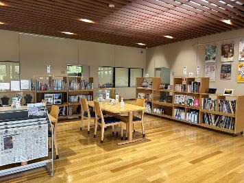 岩戸山交流館内図書コーナー画像