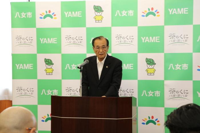 7月の記者会見の様子