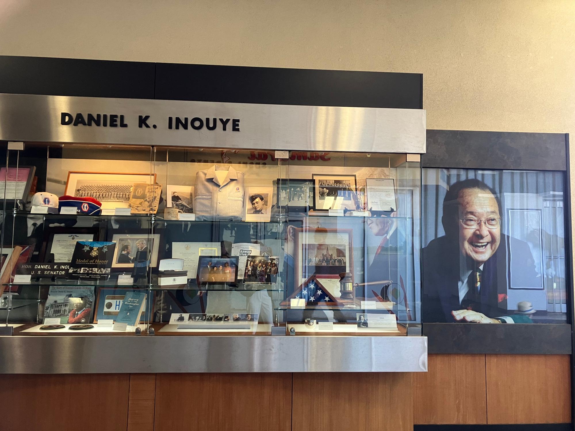 「ダニエル・K・イノウエ国際空港」内の展示品