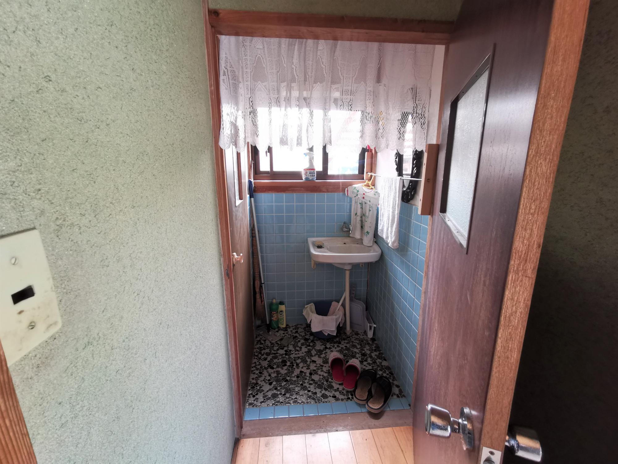 トイレ手洗い場