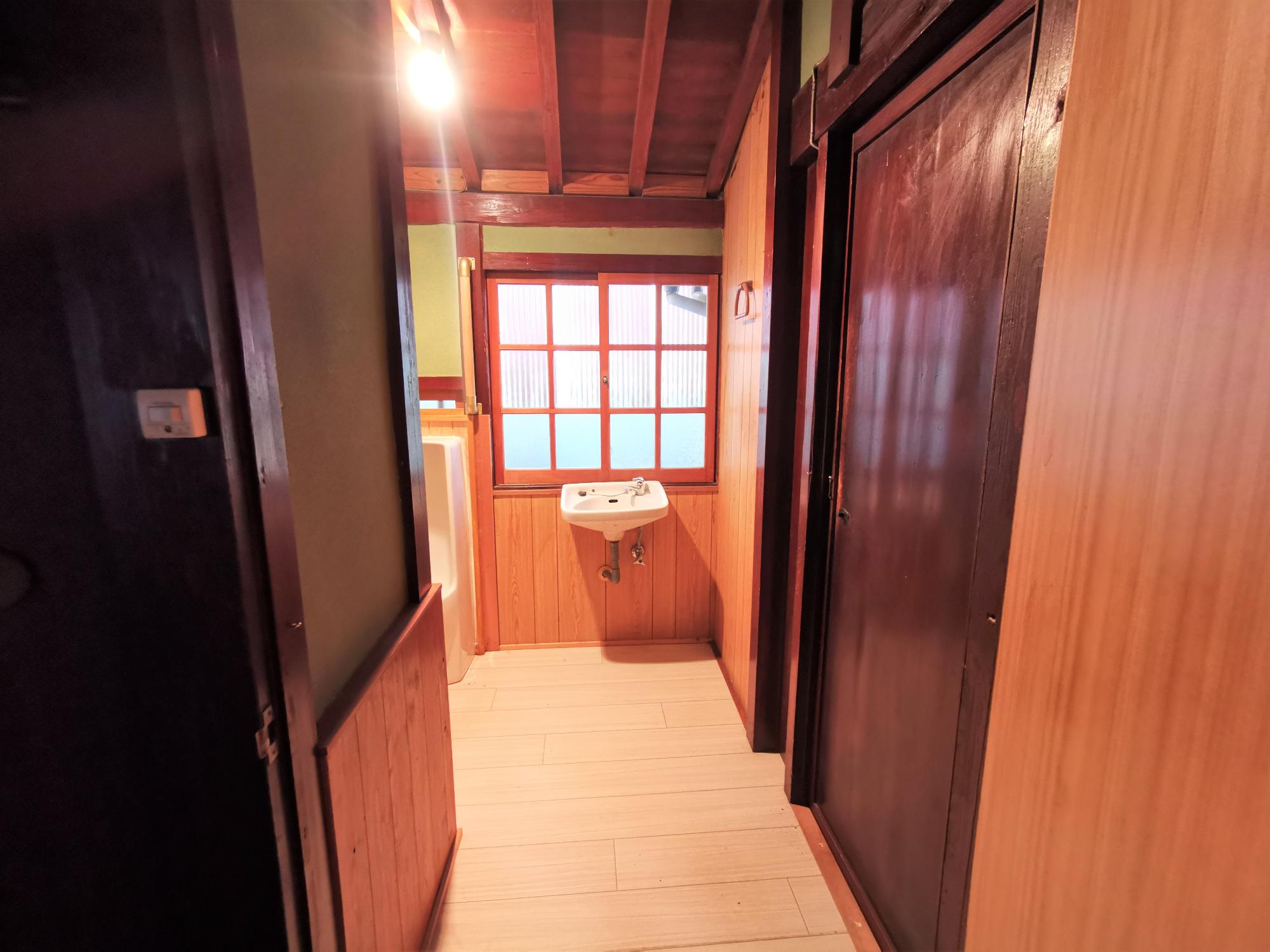 トイレ入り口