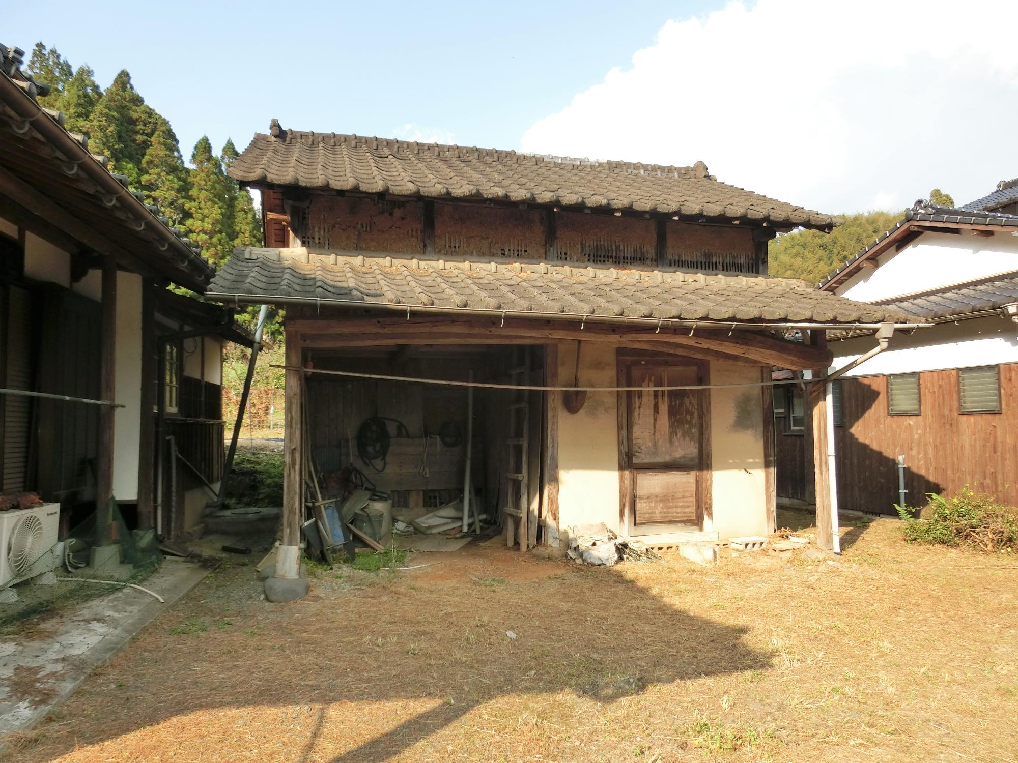 東側倉庫