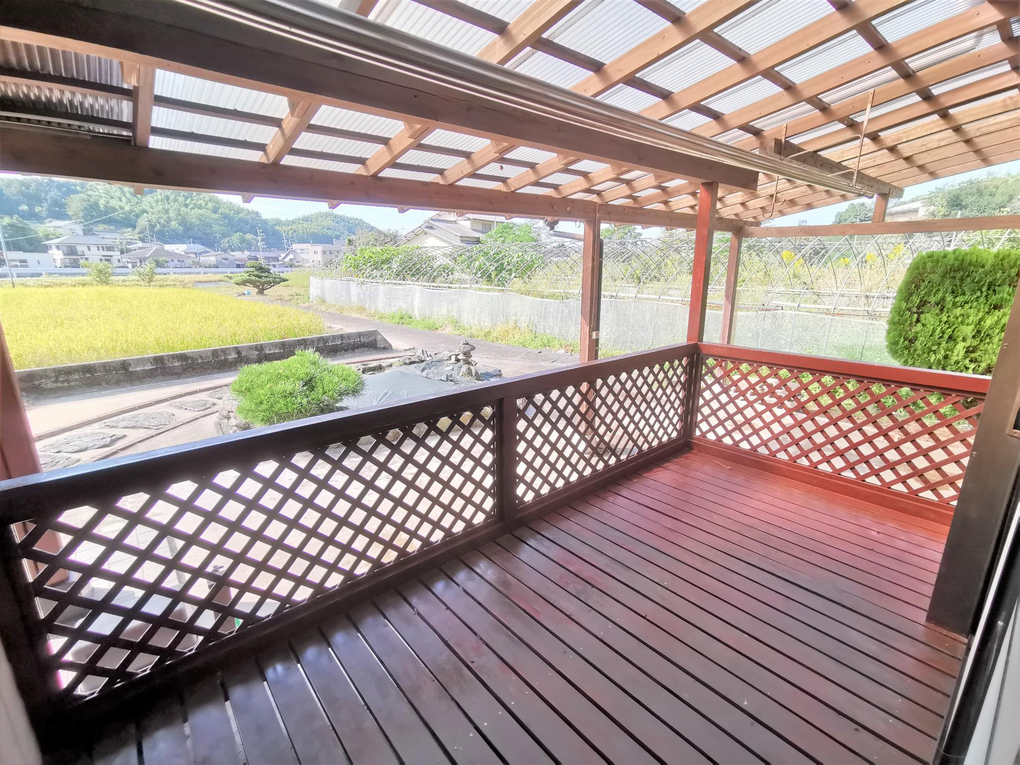 ウッドデッキ