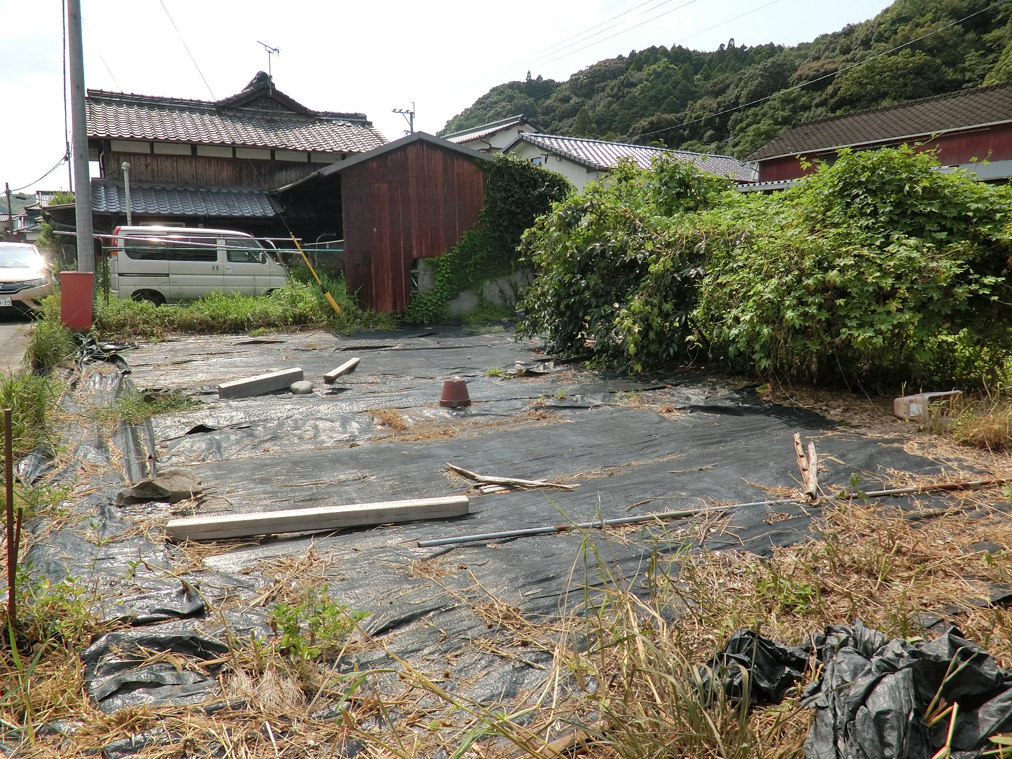 敷地内