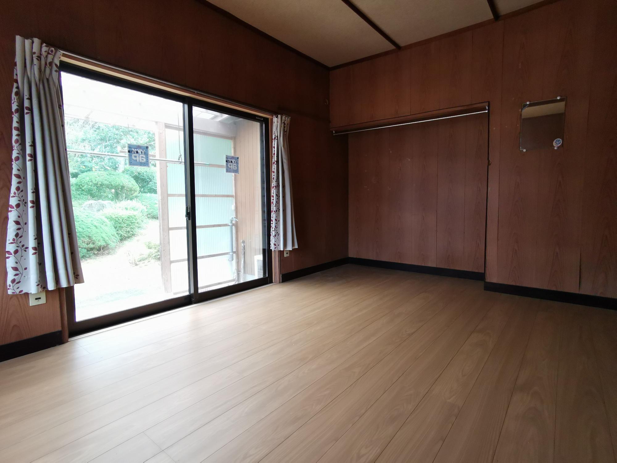 洋室6帖（南側）