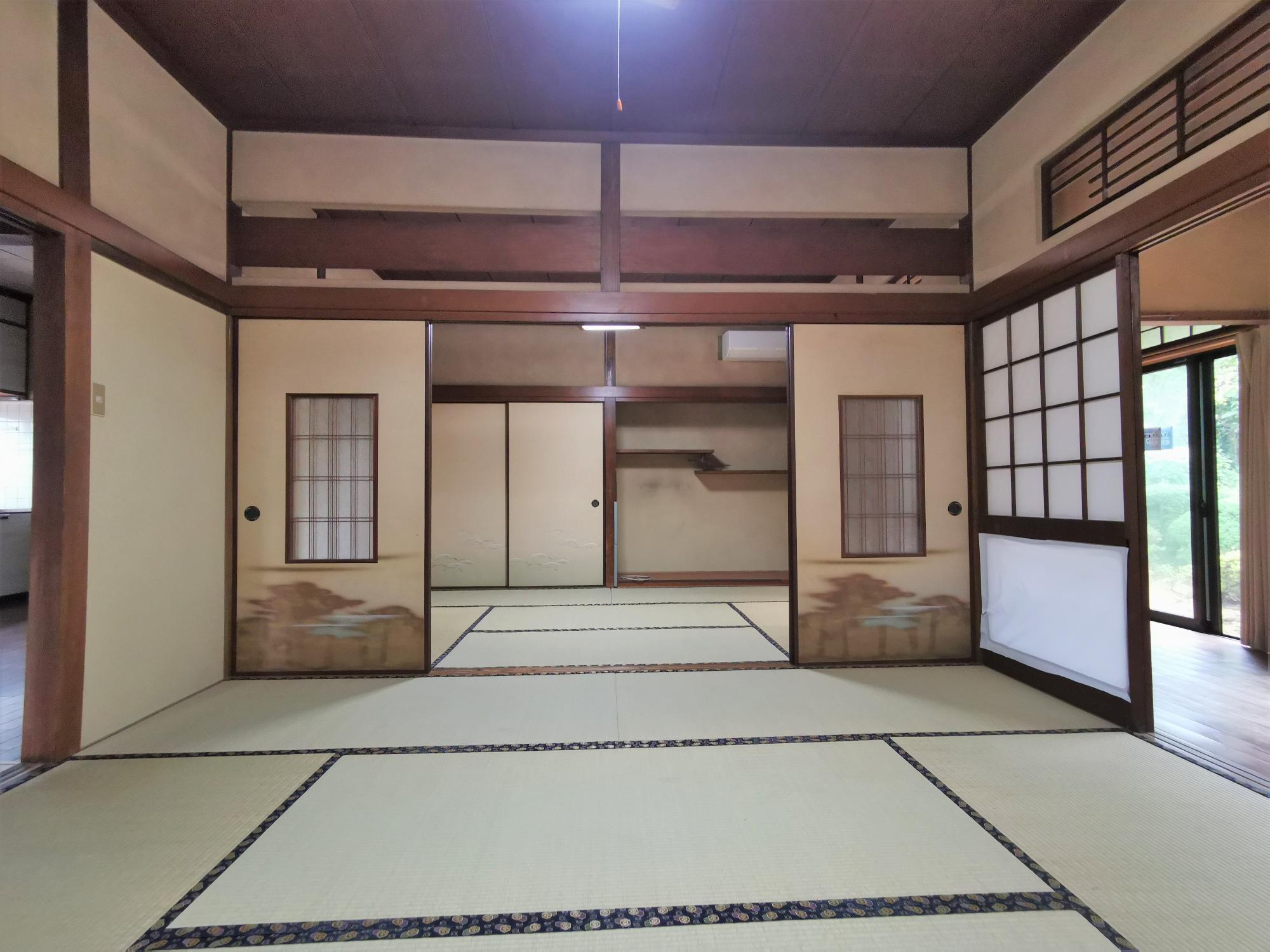 和室続き間（8帖側）