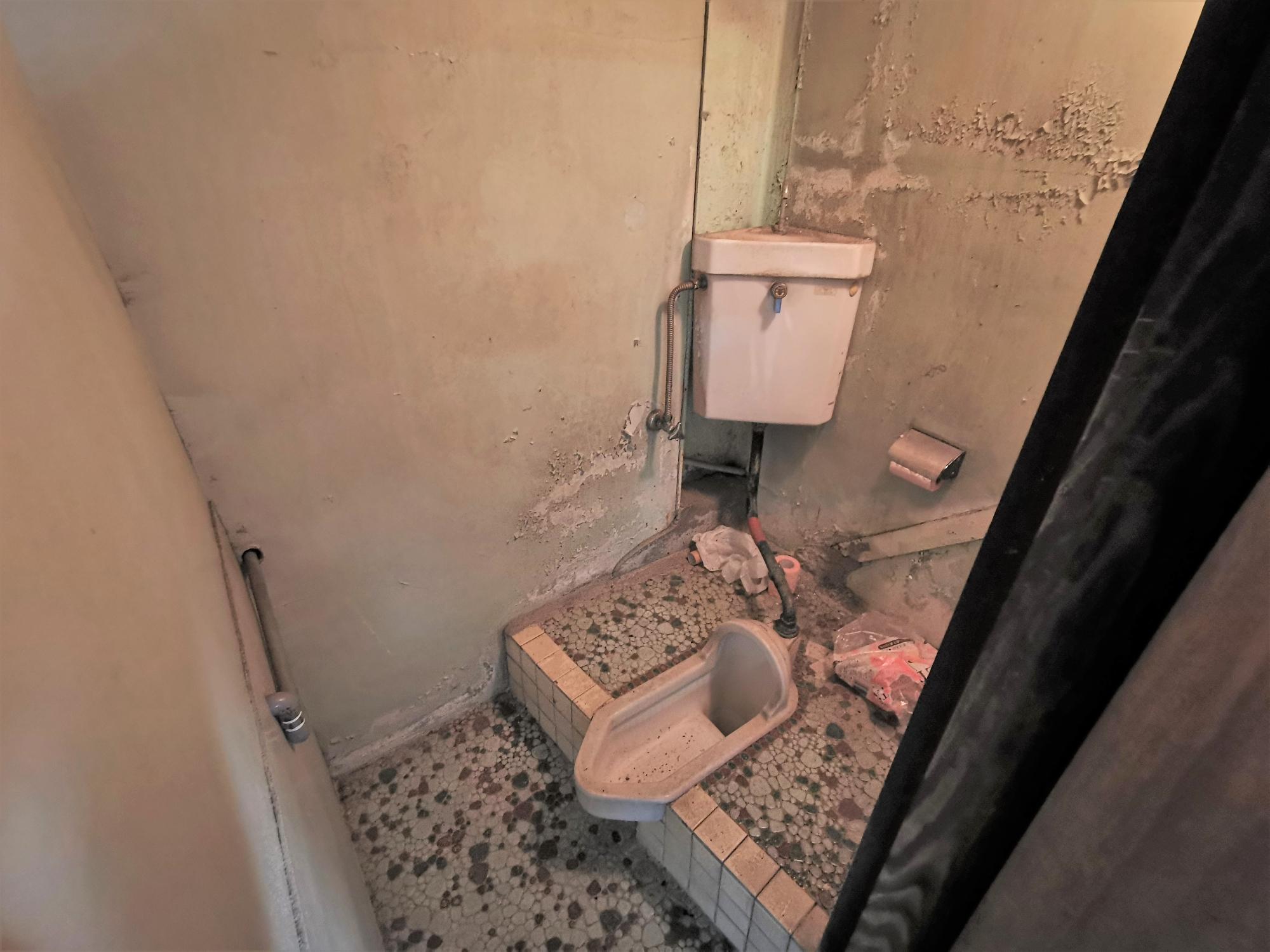 ガレージトイレ