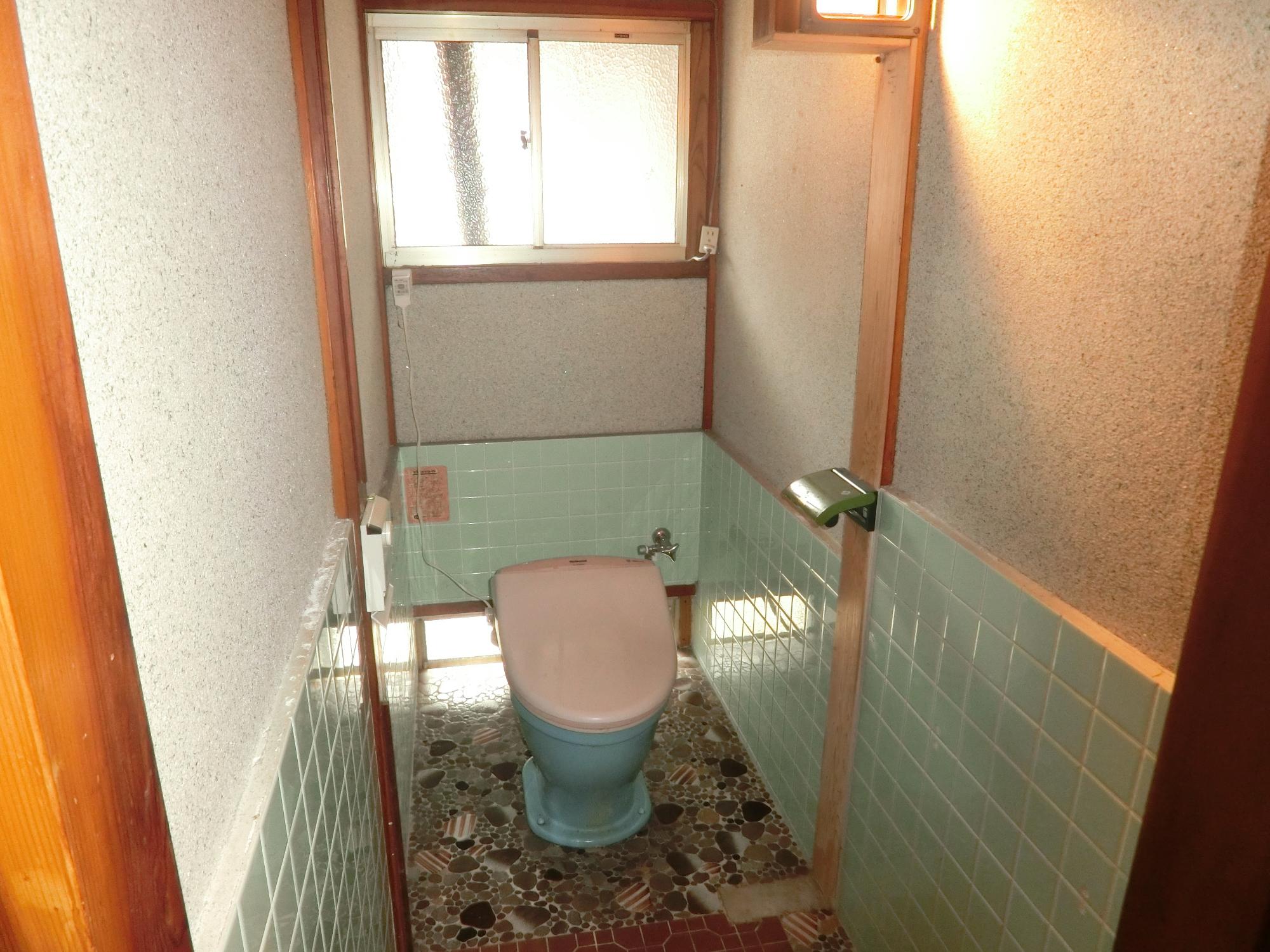 トイレ（玄関側）