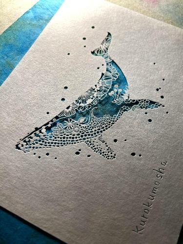 繊細なクジラの切り絵